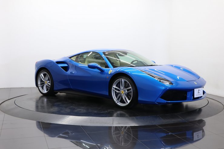 フェラーリ 488 GTB 正規ディーラー車 サスペンションリフター