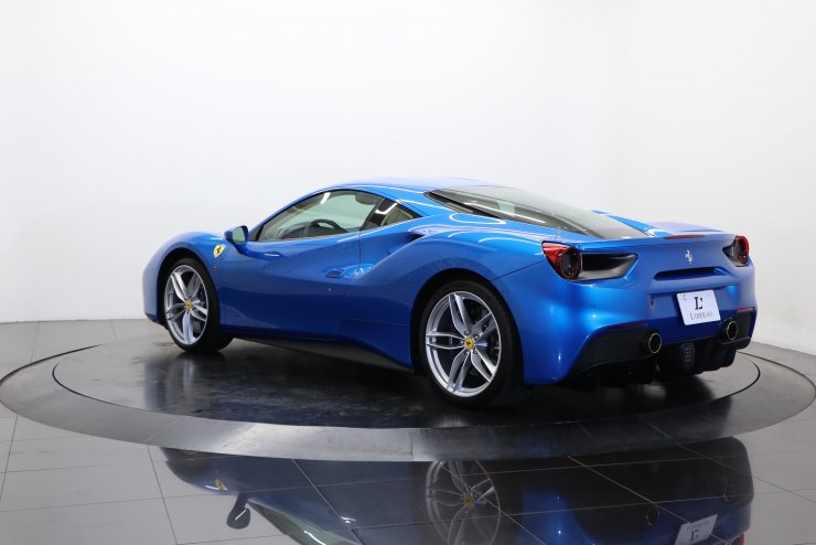 フェラーリ 488 GTB 正規ディーラー車 サスペンションリフター