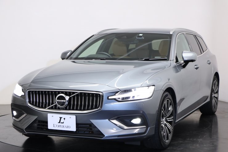 ボルボ V60 【ワンプライス車両】B5 インスクリプション 1オーナー