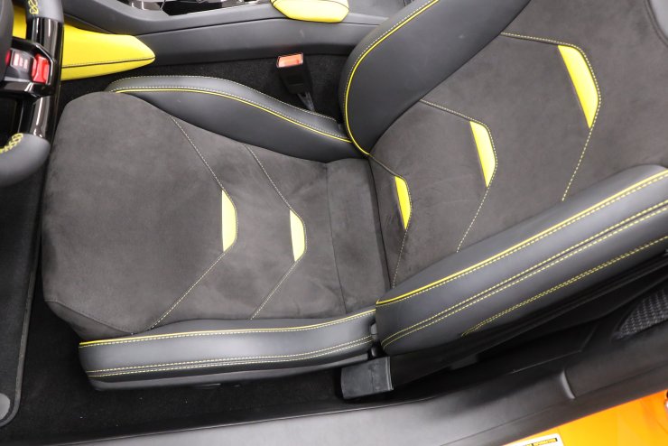 ランボルギーニ ウラカン EVO RWD スパイダー OP総額約562万円 1