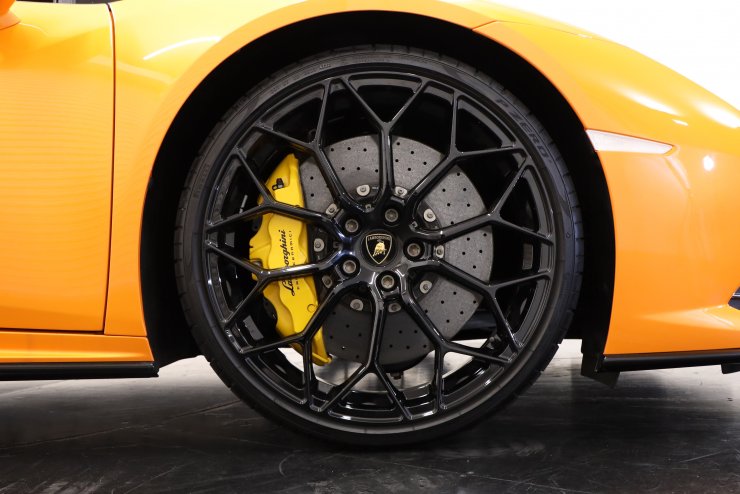 ランボルギーニ ウラカン EVO RWD スパイダー OP総額約562万円 1