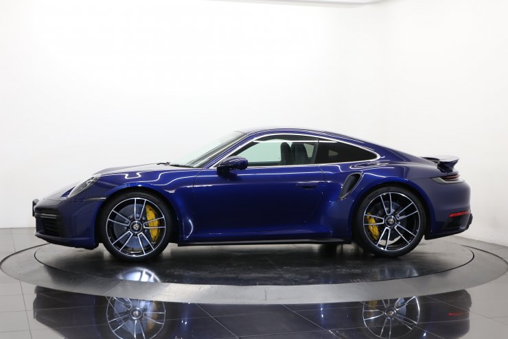 ポルシェ 911(Type992) ターボS PDK 走行約850km未満 ネイビー