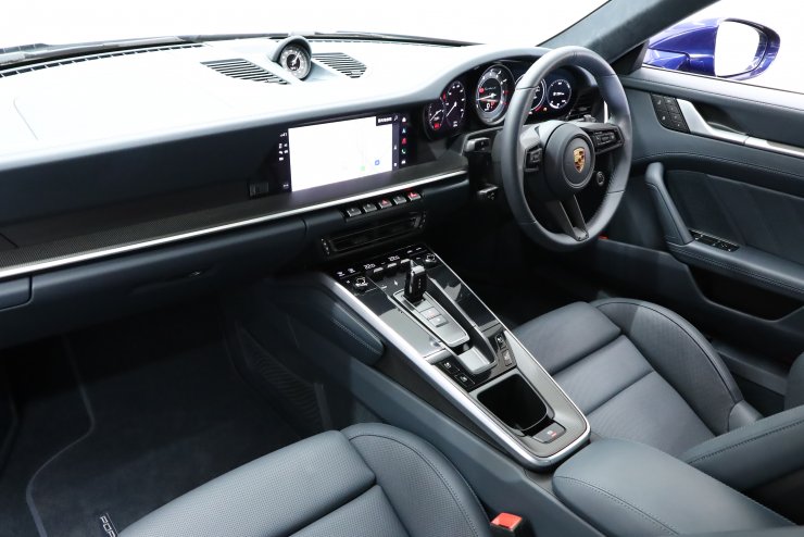 ポルシェ 911(Type992) ターボS PDK 走行約850km未満 ネイビー