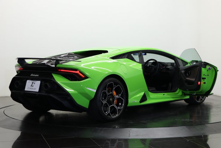 ランボルギーニ ウラカン テクニカ グリーンフルラッピング(車体色
