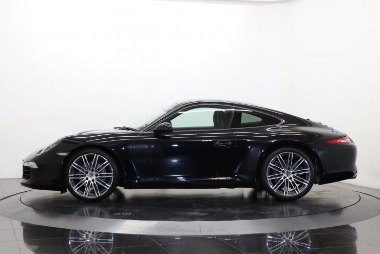 ポルシェ 911(Type991) カレラ ブラックエディション PDK 有償色