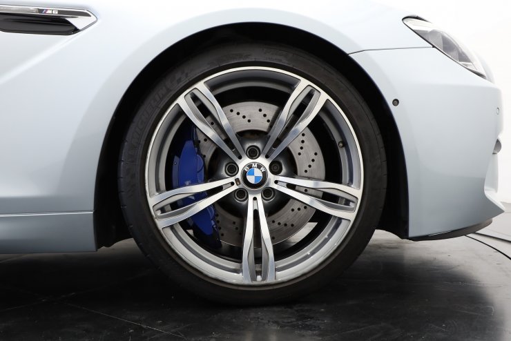 BMW M6 クーペ 4.4 後期モデル シルバーストーンレザー コンフォート 