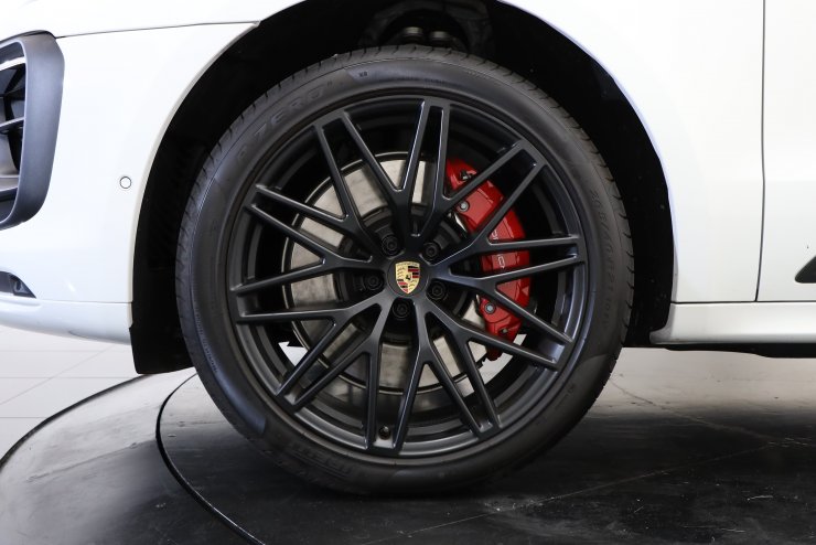 ポルシェ マカン GTS PDK 1オーナー 現行モデル スポーツクロノPKG