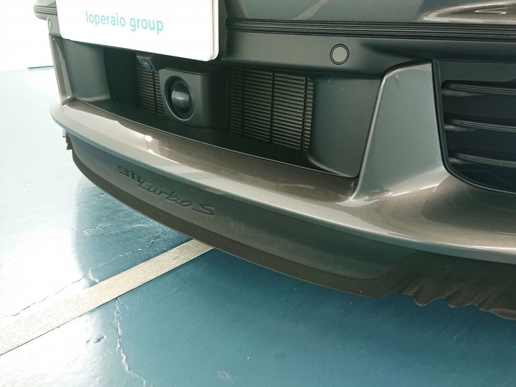 ポルシェ 911(Type992) ターボS PDK フロントリフト カーボンルーフ