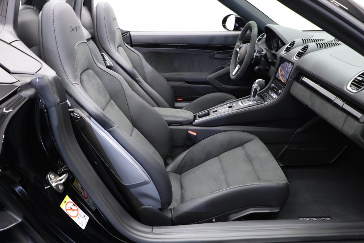 ポルシェ 718 Spyder PDK PDLS付LEDヘッドライト 20インチサテン
