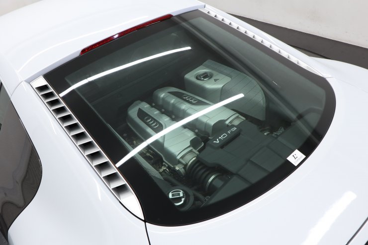 アウディ R8 5.2FSI クワトロ 後期モデル Sトロニック レザーPKG2