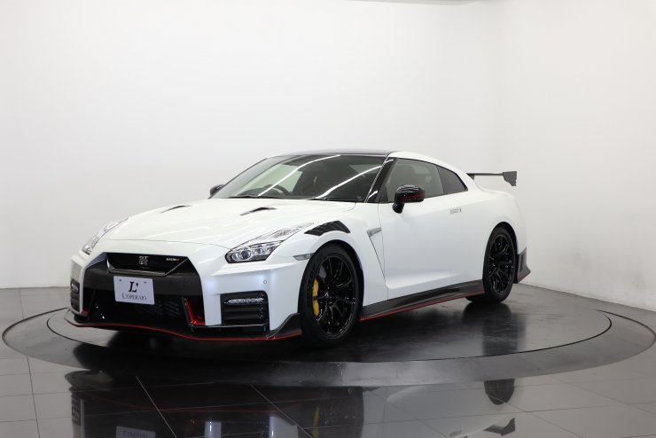 日産(NISMO)GT-R 2台 R35 NISMO】2台で7000万円以上！？GT-Rのプロが徹底解説! - YouTube