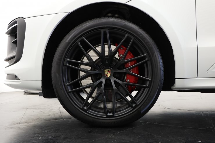 ポルシェ マカン GTS PDK 1オーナー ブラックレザー パノラマルーフ