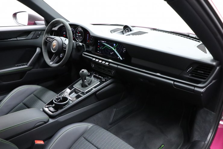 ポルシェ 911(Type992) Carrera T 7MT 左ハンドル 走行700キロ台 有償