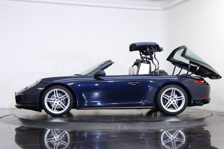 ポルシェ 911(Type991) タルガ4 PDK 有償カラー クレヨン×紺革