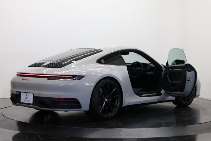 ポルシェ 911(Type992) カレラ PDK 1オーナー 有償色：クレヨン