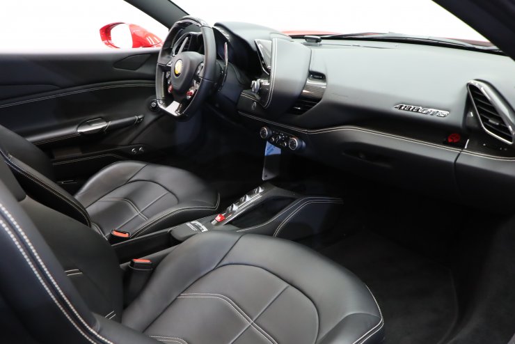 Ferrari 488GTB メーカーオプション純正カーボンパドル