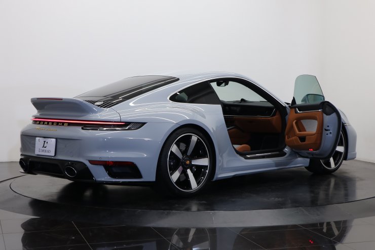 ポルシェ 911(Type992) スポーツクラシック 7MT 正規ディーラー車 1