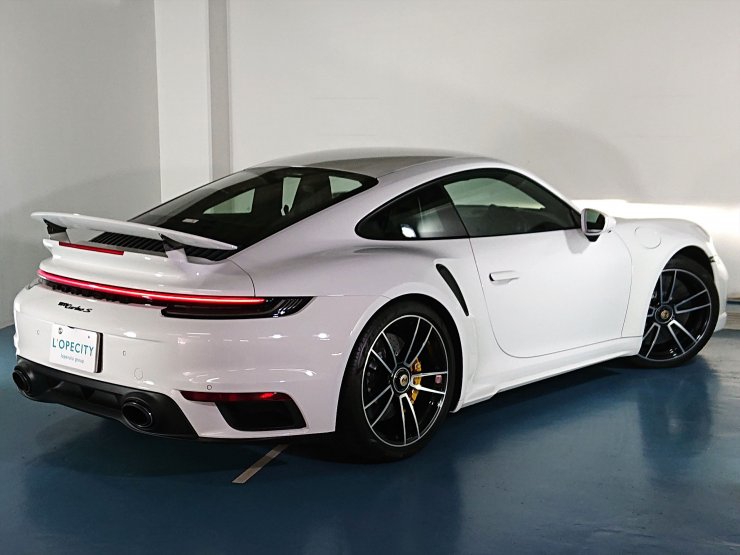 ポルシェ 911(Type992) ターボS PDK 走行1000キロ未満 ライト