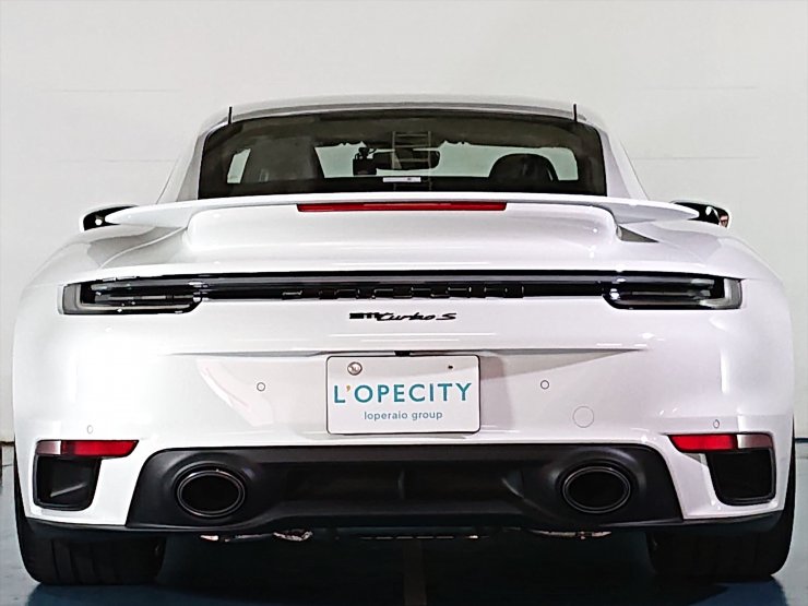 ポルシェ 911(Type992) ターボS PDK 走行1000キロ未満 ライト