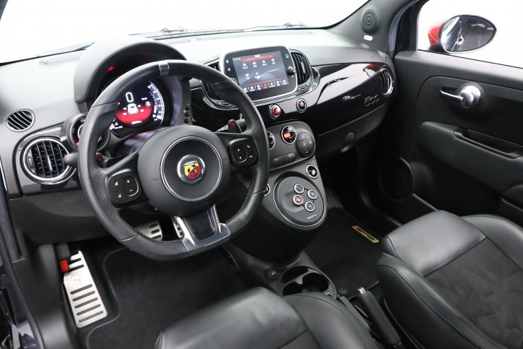 アバルト 595 スコルピオーネオーロ MTA 左ハンドル 200台限定 黒