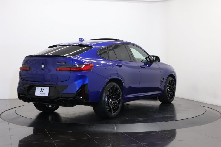 BMW X4 M Competition 後期モデル 有償カラー 黒×ベージュレザー