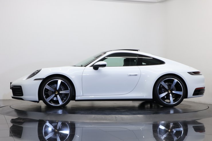 ポルシェ 911(Type992) カレラ PDK 20/21インチカレラエクスクルーシブ