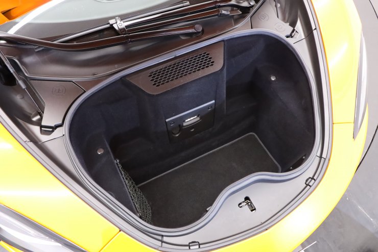 マクラーレン 570S クーペ 左ハンドル 純正19インチ鍛造ホイール By