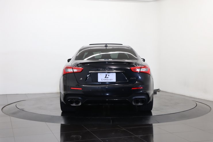 マセラティ ギブリ S グランスポーツ ネリッシモカーボンPKG