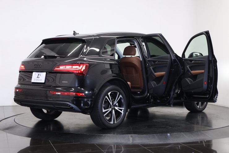 アウディ Q5 ハイスタイル 限定250台【ワンプライス車両 】1