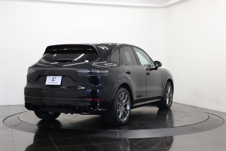 ポルシェ カイエン OP総額626万円 スポーツクロノPKG スポーツ