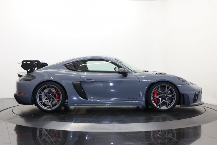 ポルシェ 718 ケイマン GT4 RS ヴァイザッハPKG PDK 20インチ鍛造