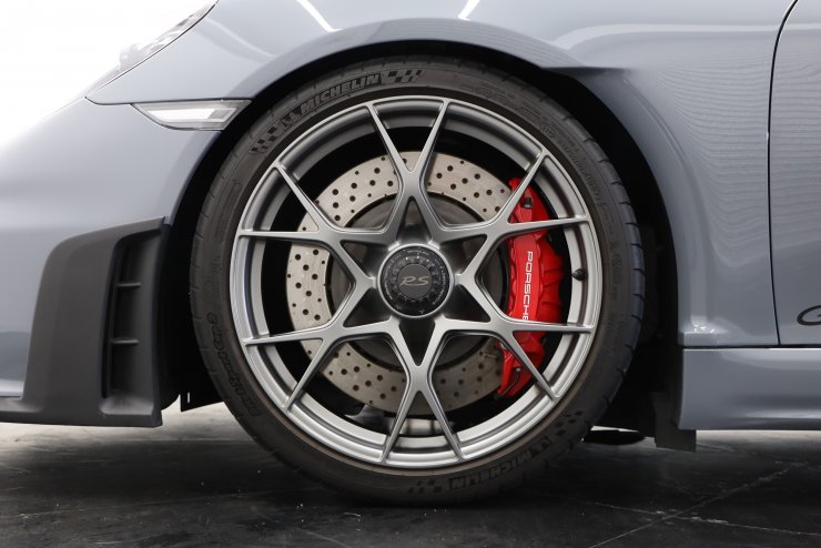 ポルシェ 718 ケイマン GT4 RS ヴァイザッハPKG PDK 20インチ鍛造