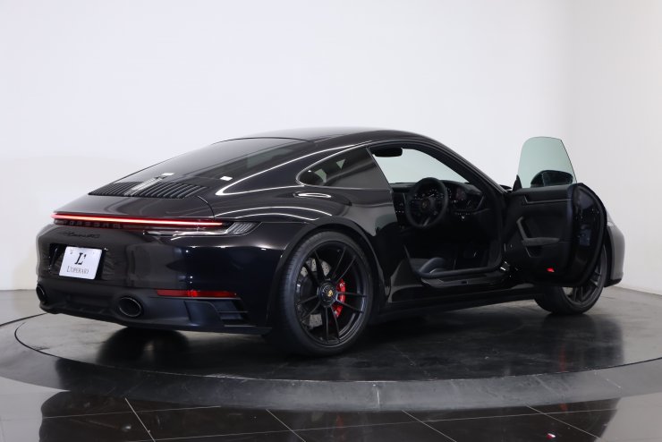 ポルシェ 911(Type992) カレラGTS PDK 有償色 黒ハーフ革 20/21インチ