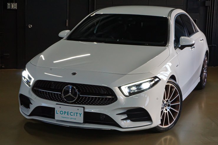 メルセデスベンツ Aクラス A250 4MATIC Sedan Edition1 250台限定車