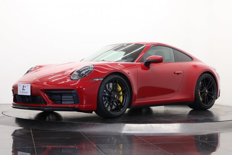 ポルシェ 911(Type992) カレラGTS PDK 左ハンドル 有償色：カーマイン