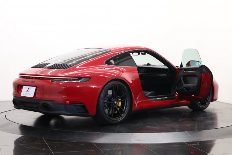 ポルシェ 911(Type992) カレラGTS PDK 左ハンドル 有償色：カーマイン