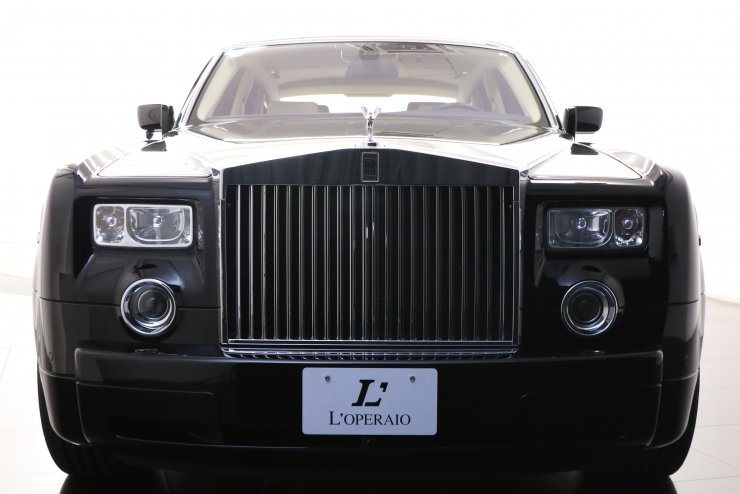 ロールスロイス ファントム SWB 4人乗りリアインディビジュアルシート