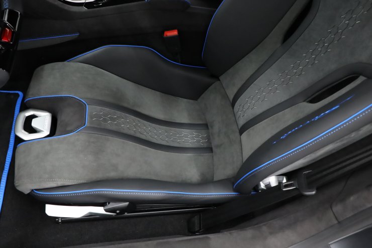 ランボルギーニ ウラカン ステラート 世界1499台限定 1オーナー 走行約