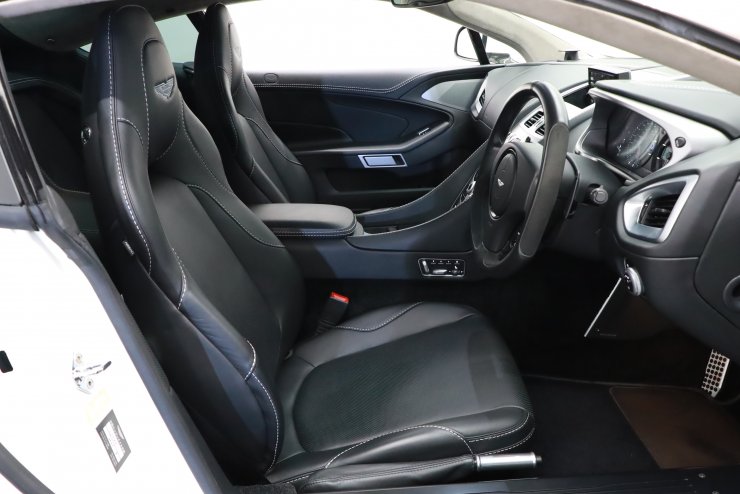 アストンマーティン ヴァンキッシュ クーペ タッチトロニック3