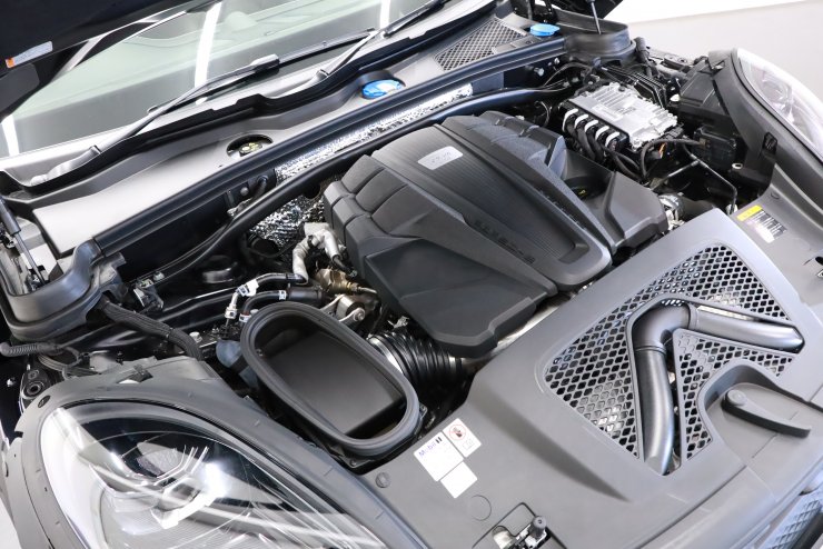 ポルシェ マカン GTS PDK 有償カラー GTSスポーツPKG 純正21