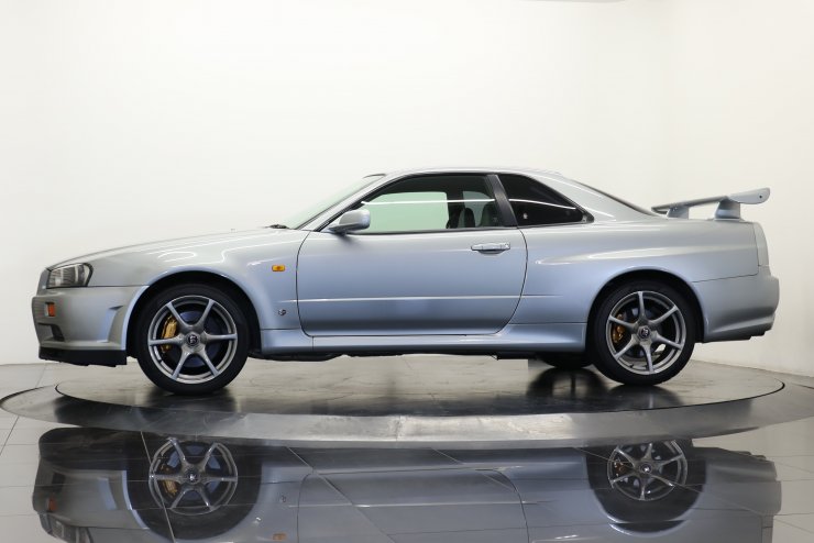 日産 スカイラインGT-R 6MT 走行18,800km NISMOマフラー 整備