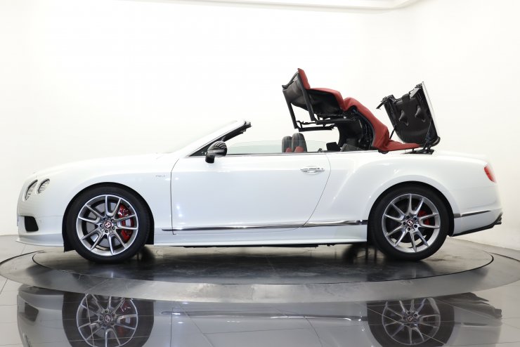 ベントレー コンチネンタル GT V8 S コンバーチブル 左ハンドル 黒×赤