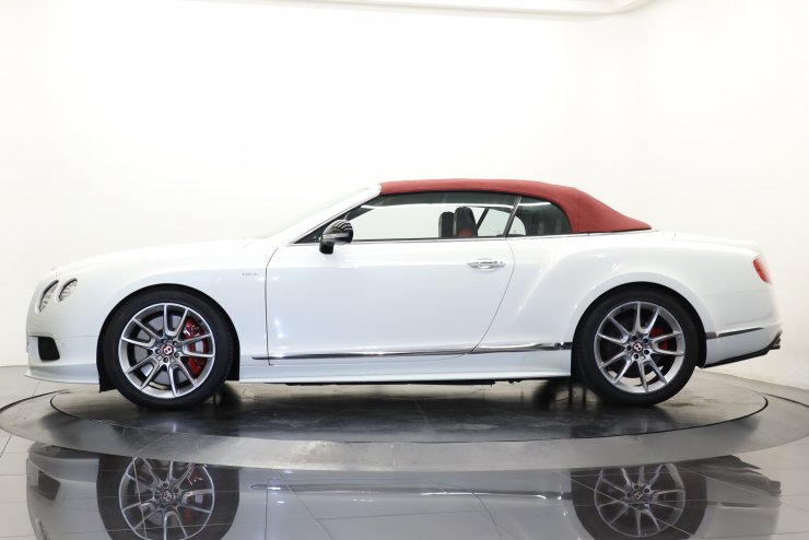ベントレー コンチネンタル GT V8 S コンバーチブル 左ハンドル 黒×赤
