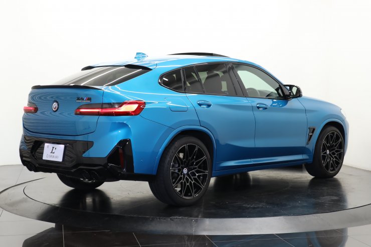 BMW X4 M Competition 後期モデル 1オーナー 有償カラー サキール