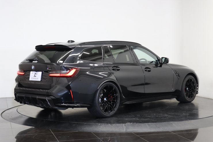 BMW M3 Competition M xDrive ツーリング シルバーストーン×黒革