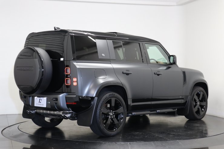 ランドローバー ディフェンダー 110 CARPATHIAN EDITION V8 限定