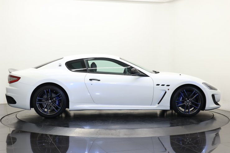 maserati granturismo マセラティ MC ストラダーレ マセラティ グラントゥーリズモ MC ストラダーレ」パリ モーター
