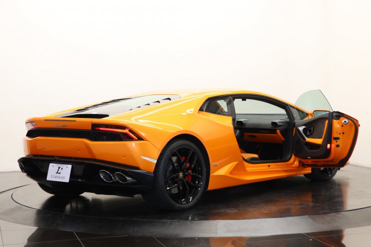 ランボルギーニ ウラカン LP610-4 左H 有償色 20インチ鍛造ホイール