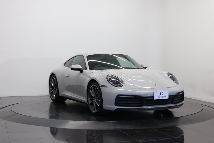 ポルシェ 911(Type992) カレラ PDK 有償色:クレヨン 純正20/21インチ
