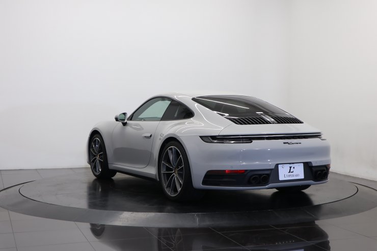 ポルシェ 911(Type992) カレラ PDK 有償色:クレヨン 純正20/21インチ